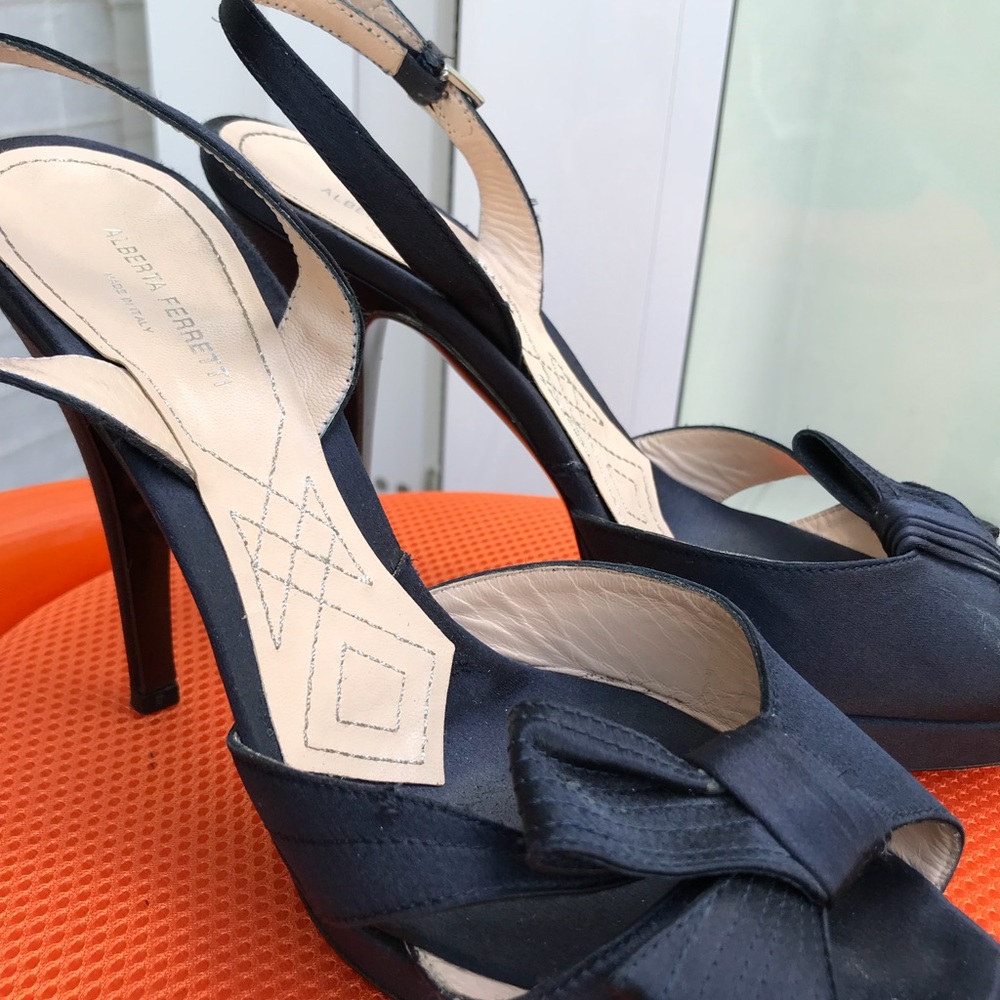 Sandals - Picture 2 of 8